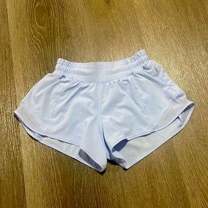 Lululemon Hotty Hot Low-Rise Lined Short 2.5”